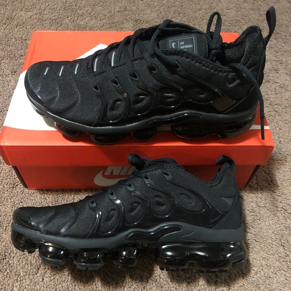 black air max vapor plus